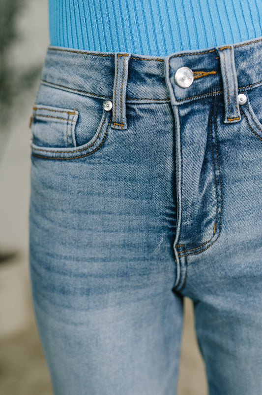 Judy Blue • Carla • High Waist Ankle Straight Jean in Break Through Blue