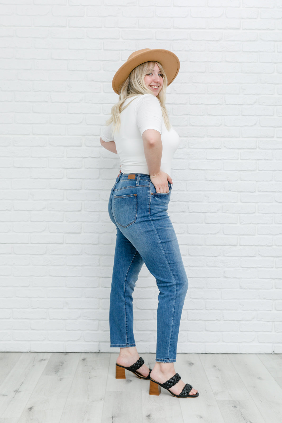 Judy Blue • High Waist Slim Fit Jeans