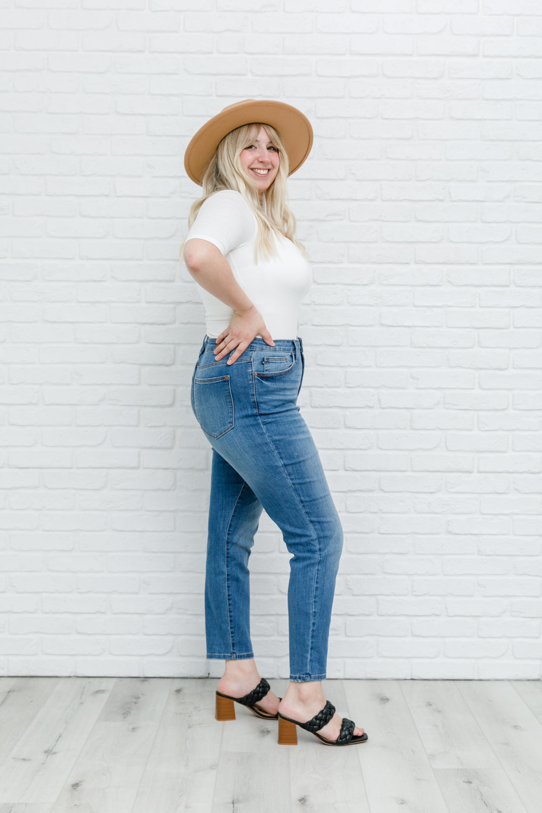 Judy Blue • High Waist Slim Fit Jeans