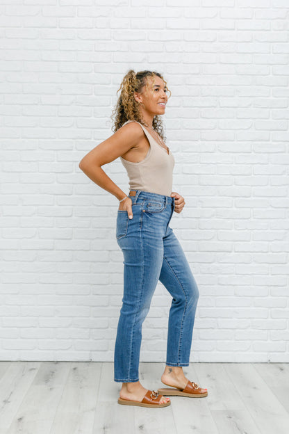 Judy Blue • High Waist Slim Fit Jeans