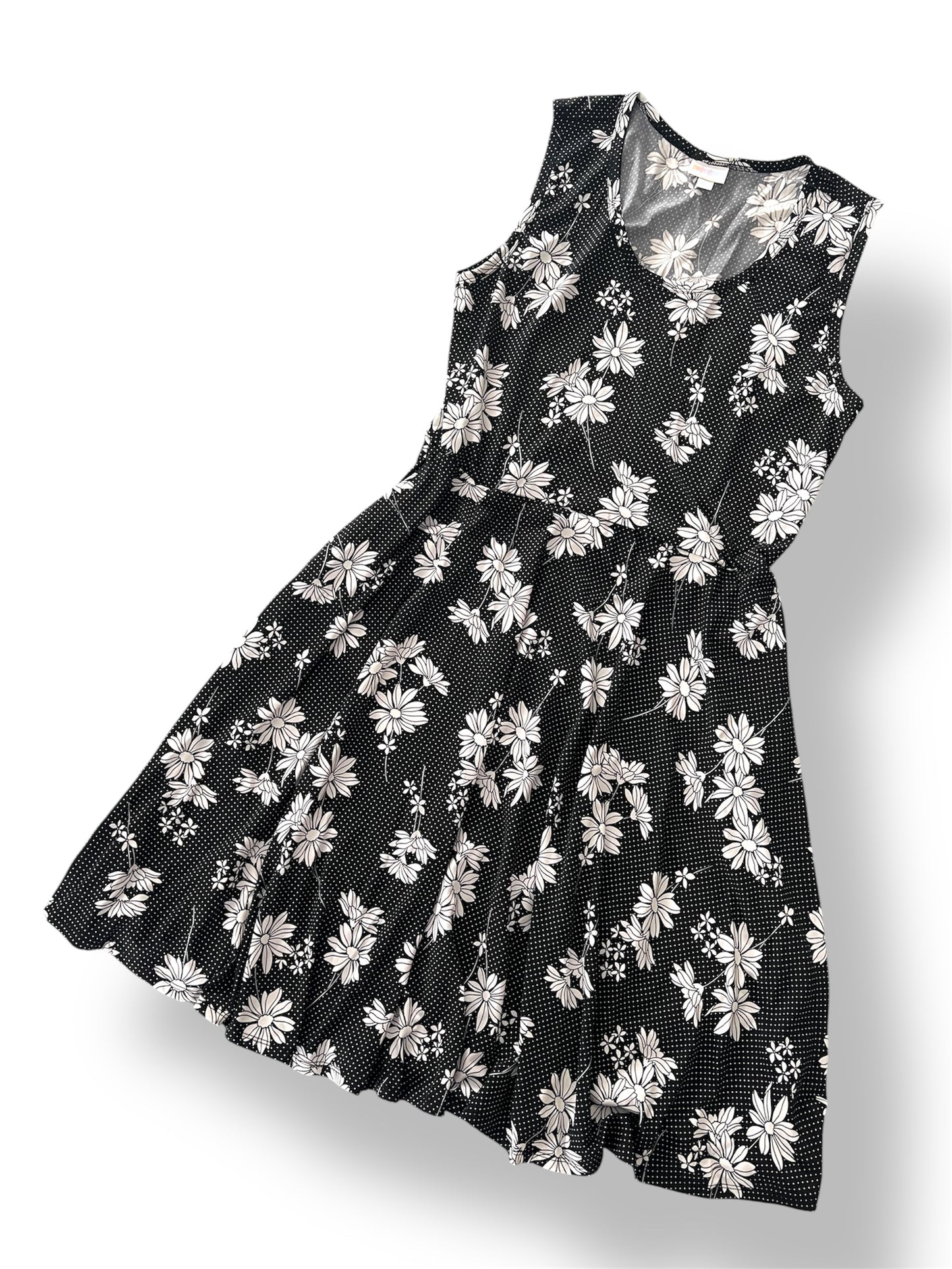 Nicki • A-Line • Sleeveless • Fit and Flare Dress • Black and White Daisy
