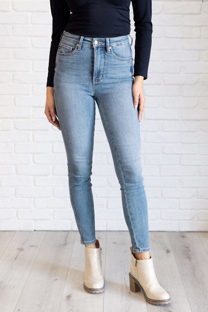 Judy Blue • Justine • High Rise Control Top Contrast Wash Skinny Jeans