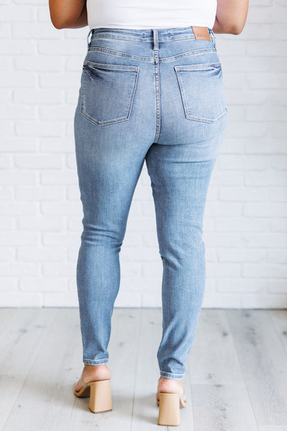 Judy Blue • Justine • High Rise Control Top Contrast Wash Skinny Jeans