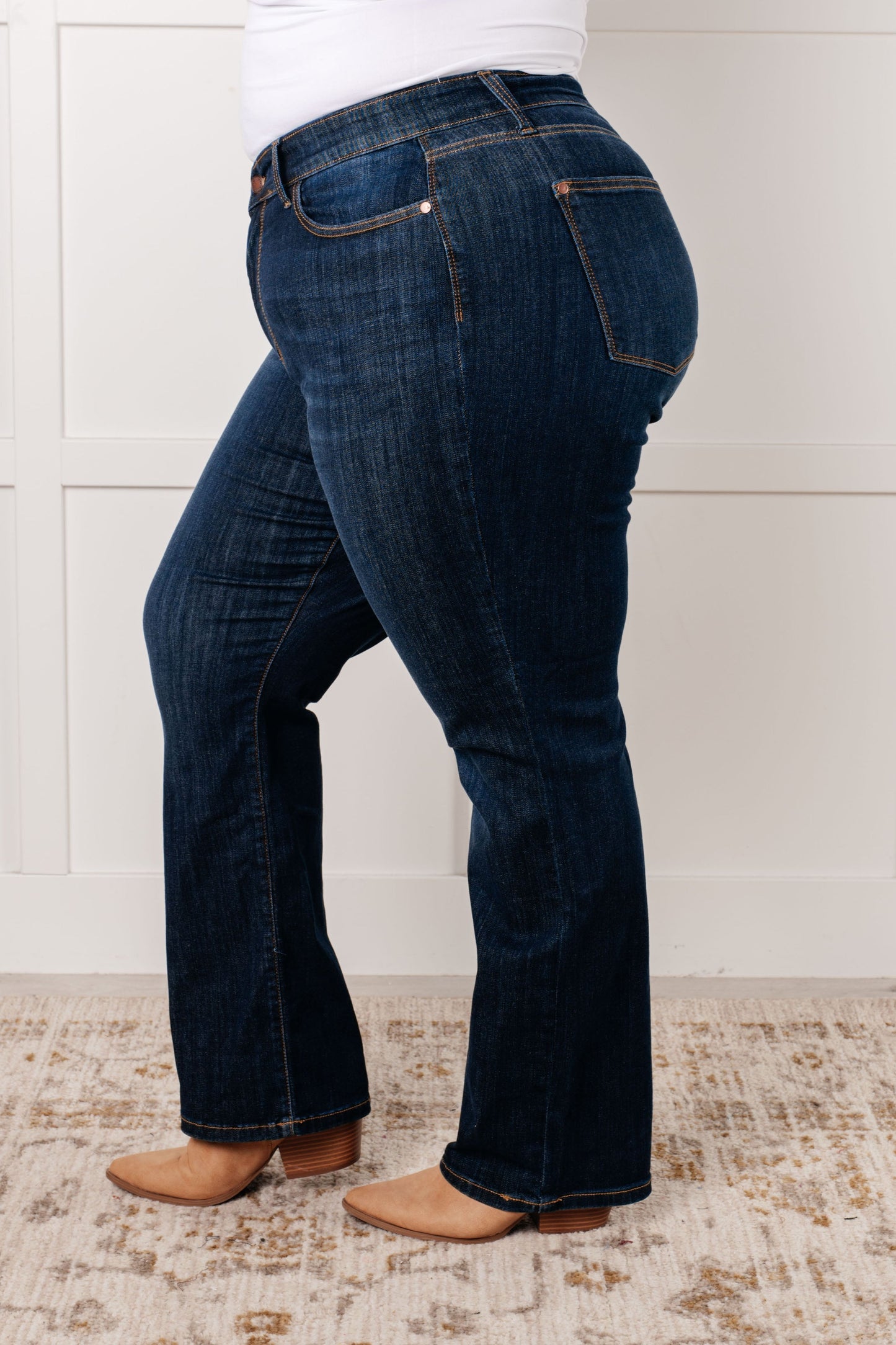 Judy Blue • Alaina • High Rise Classic Straight Jeans