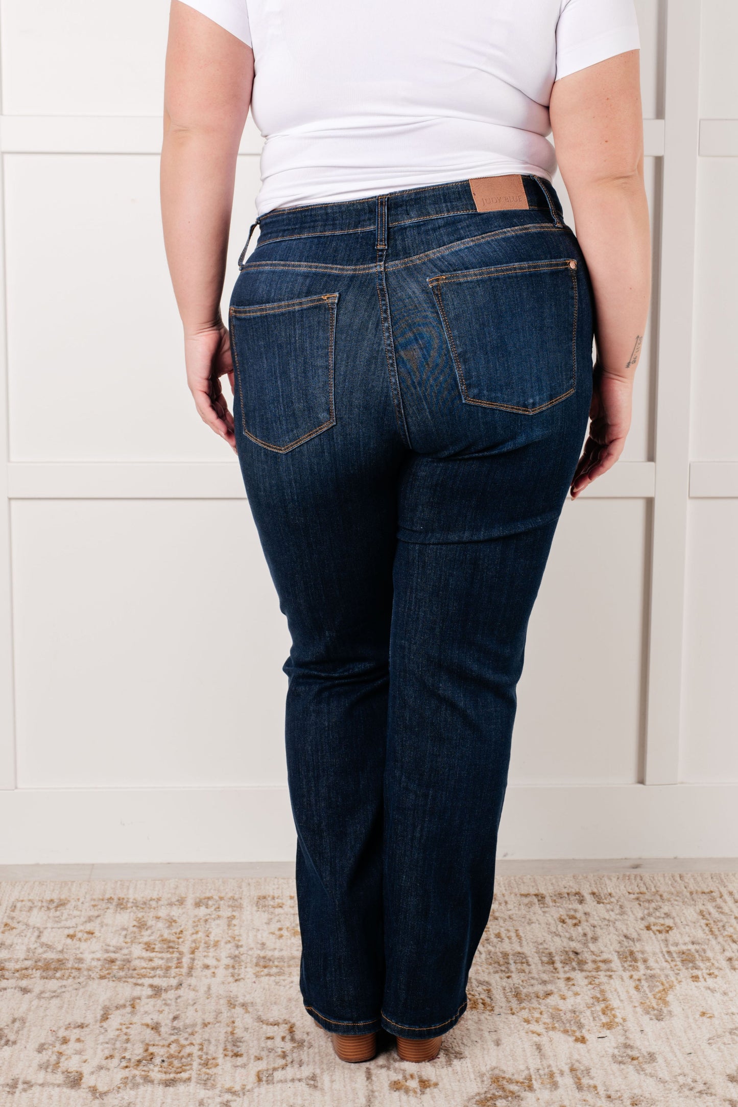 Judy Blue • Alaina • High Rise Classic Straight Jeans