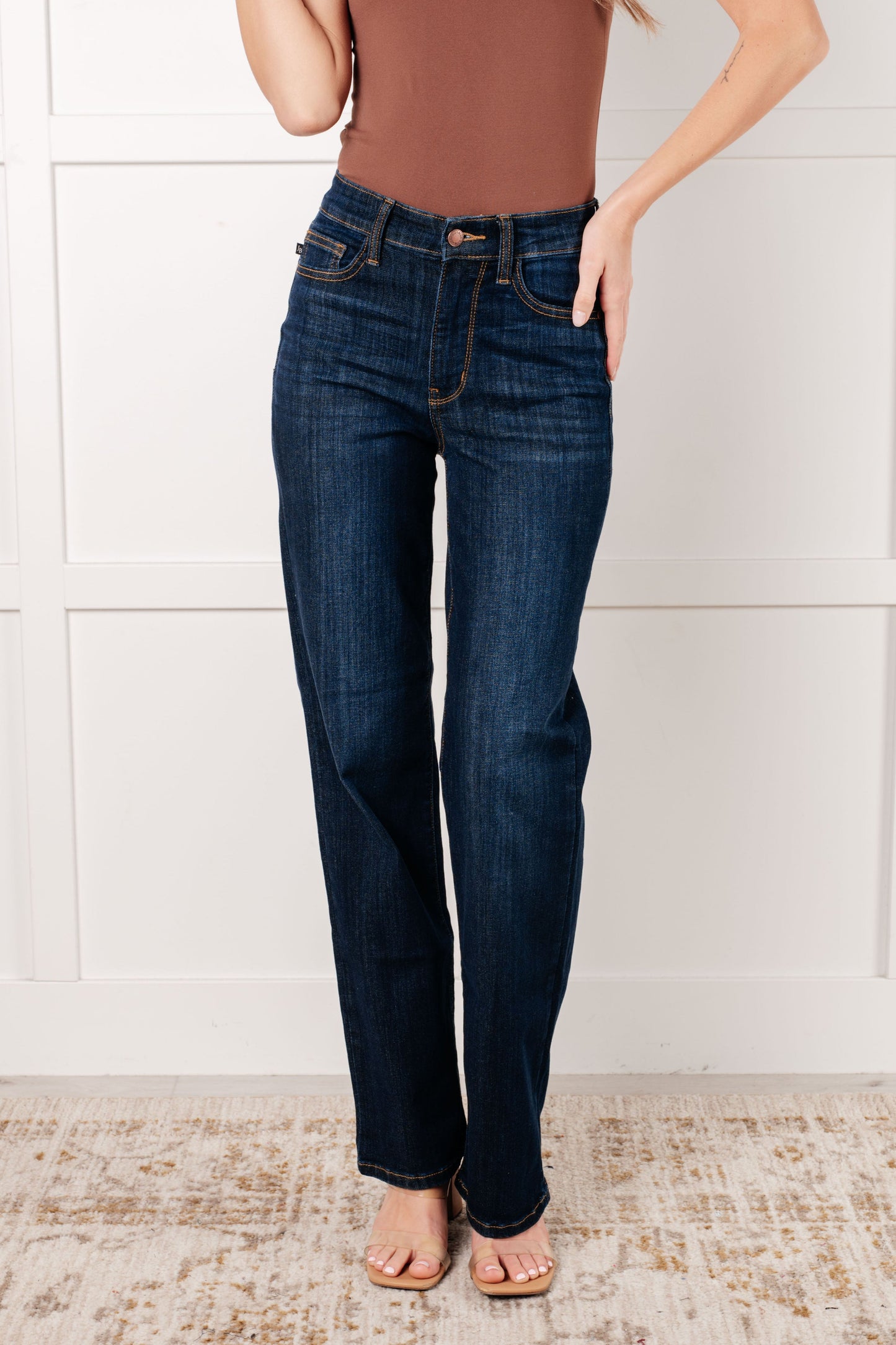 Judy Blue • Alaina • High Rise Classic Straight Jeans