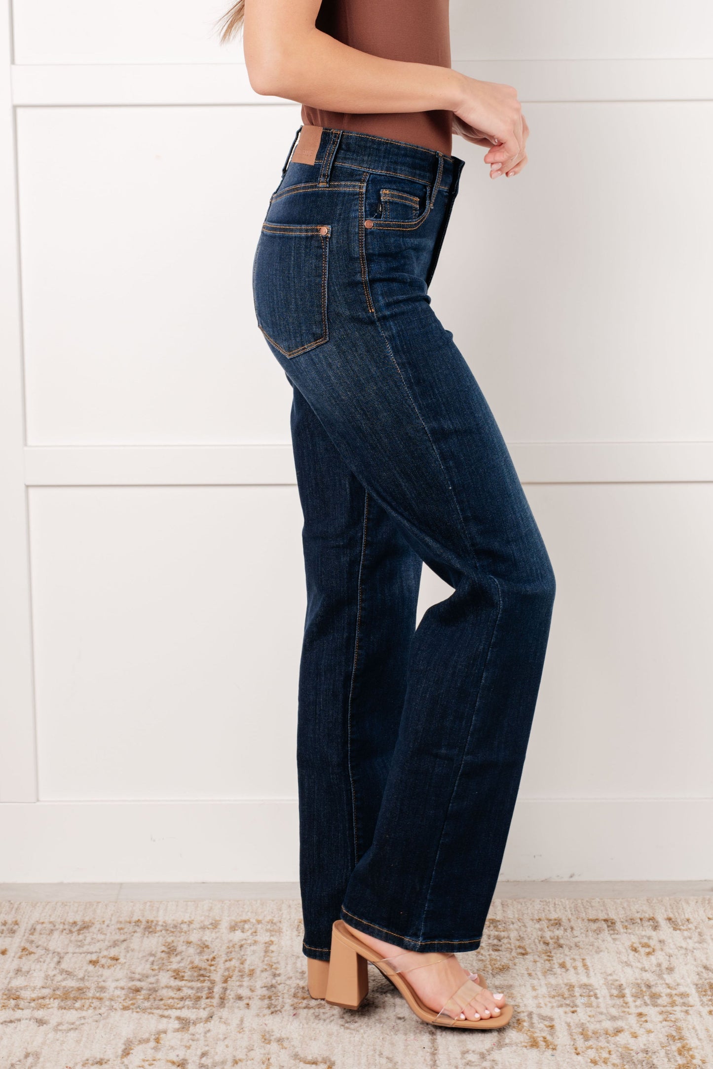 Judy Blue • Alaina • High Rise Classic Straight Jeans