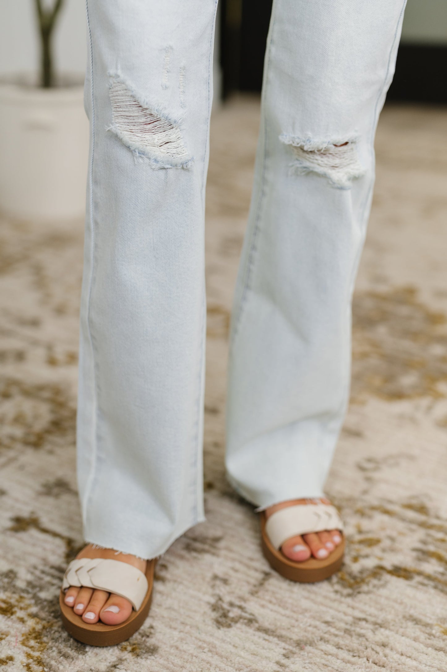 Judy Blue • Alyse • Mid Rise Destroy & Fray Hem Bootcut