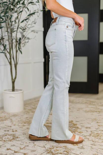 Judy Blue • Alyse • Mid Rise Destroy & Fray Hem Bootcut