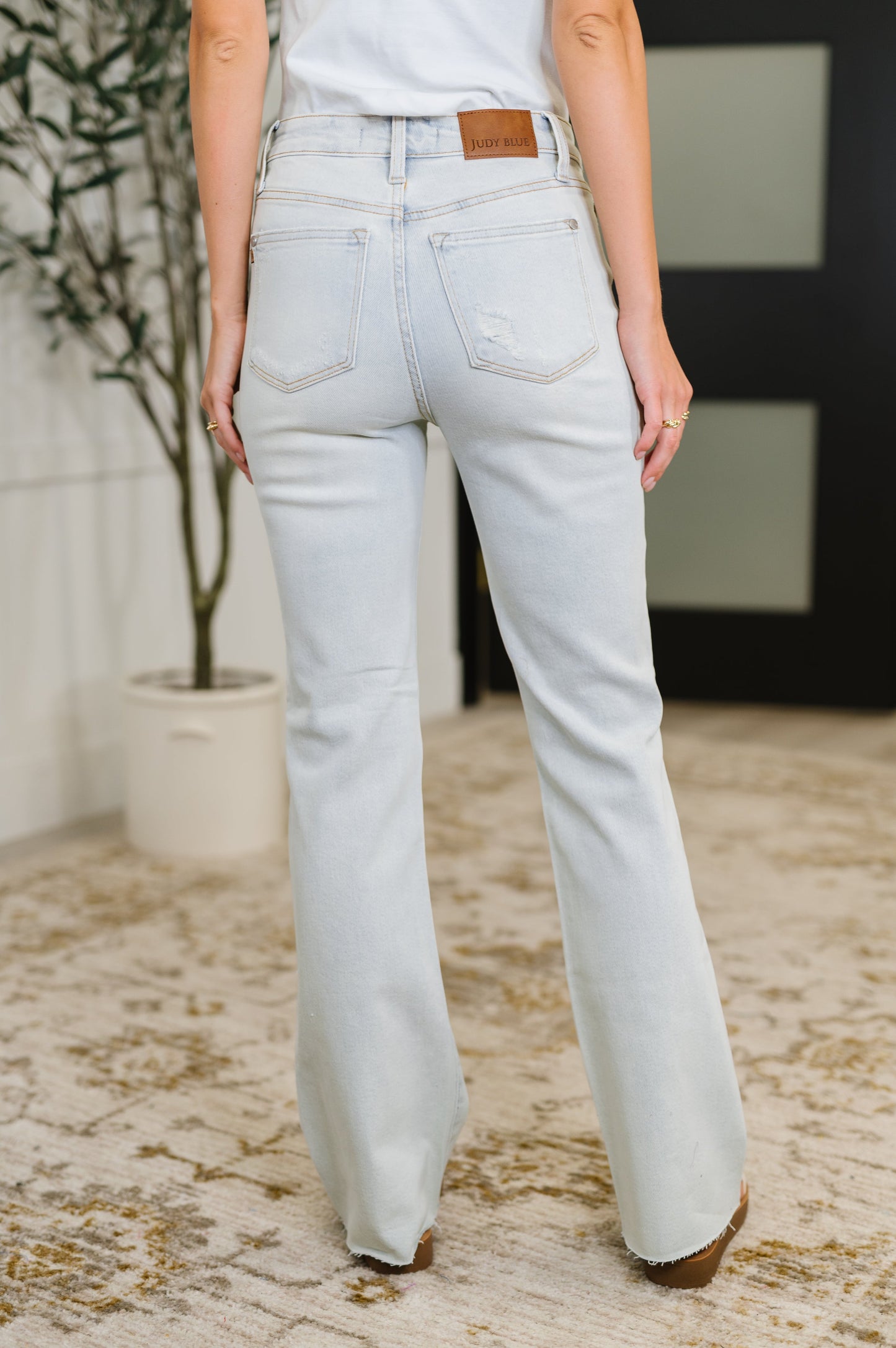 Judy Blue • Alyse • Mid Rise Destroy & Fray Hem Bootcut
