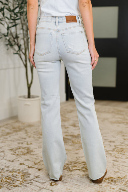 Judy Blue • Alyse • Mid Rise Destroy & Fray Hem Bootcut