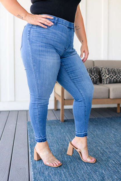 Judy Blue • Amanda High Rise Pull on Release Hem Skinny Jeans