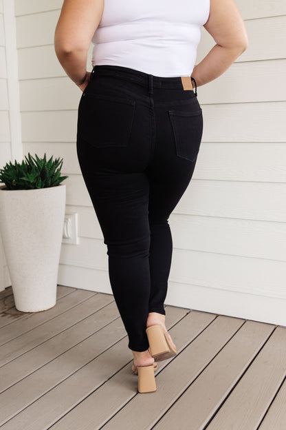 Judy Blue • Audrey High Rise Control Top Classic Skinny Jeans in Black