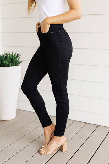 Judy Blue • Audrey High Rise Control Top Classic Skinny Jeans in Black