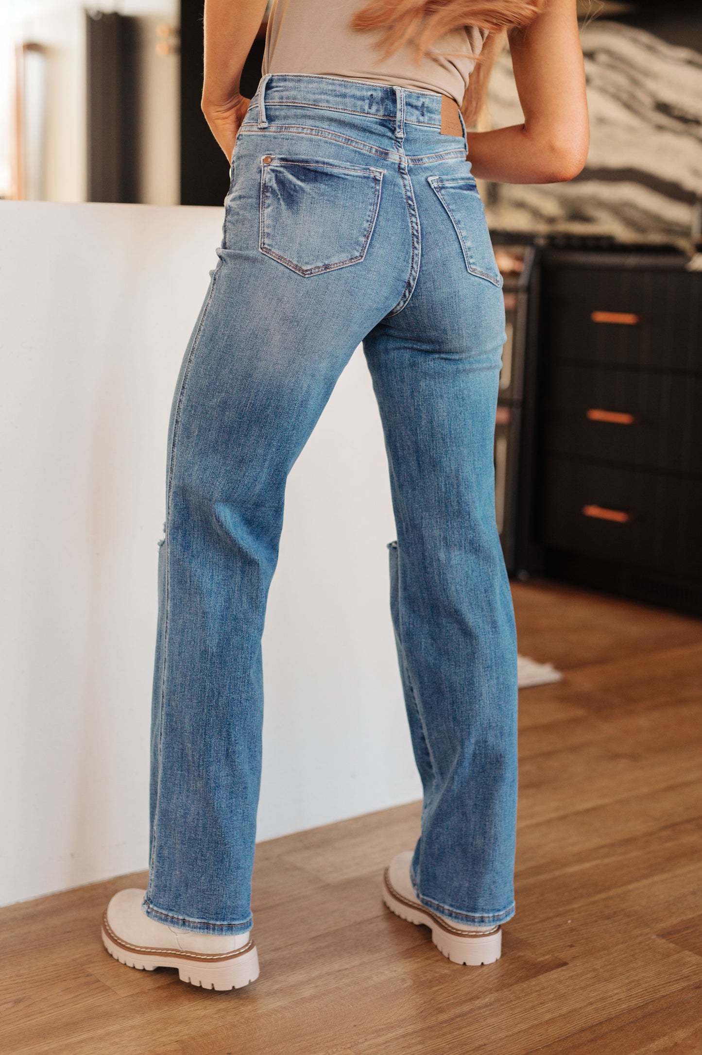 Judy Blue • Bree High Rise Control Top Distressed Straight Jeans
