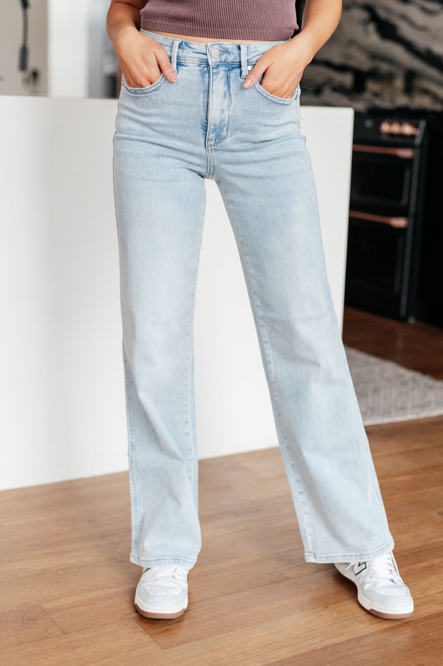 Judy Blue • Brooke • High Rise Control Top Vintage Wash Straight Jeans