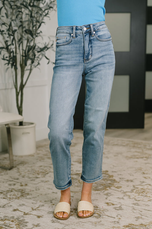 Judy Blue • Carla • High Waist Ankle Straight Jean in Break Through Blue