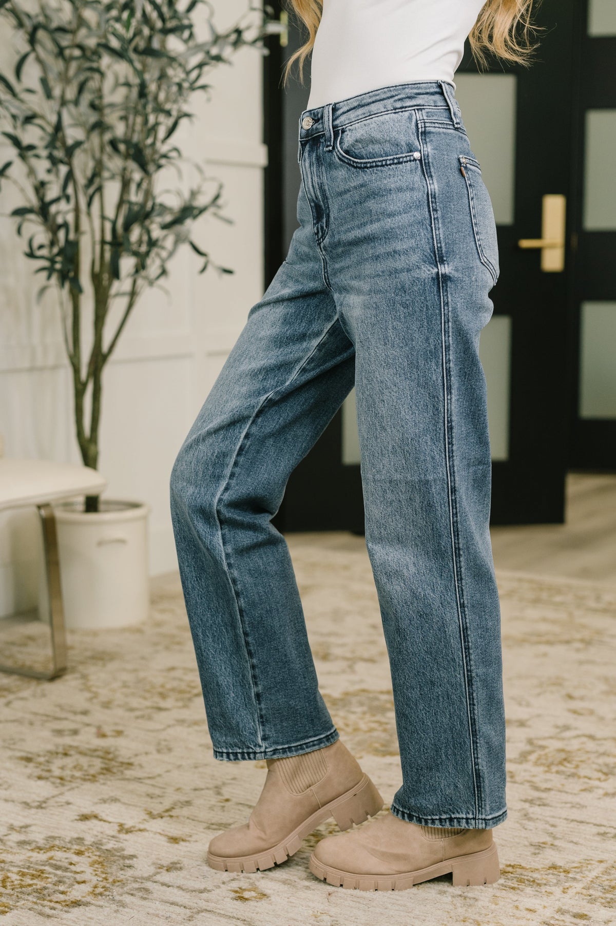 Judy Blue • Carlie • High Waist Straight Jean in Everyday Indigo