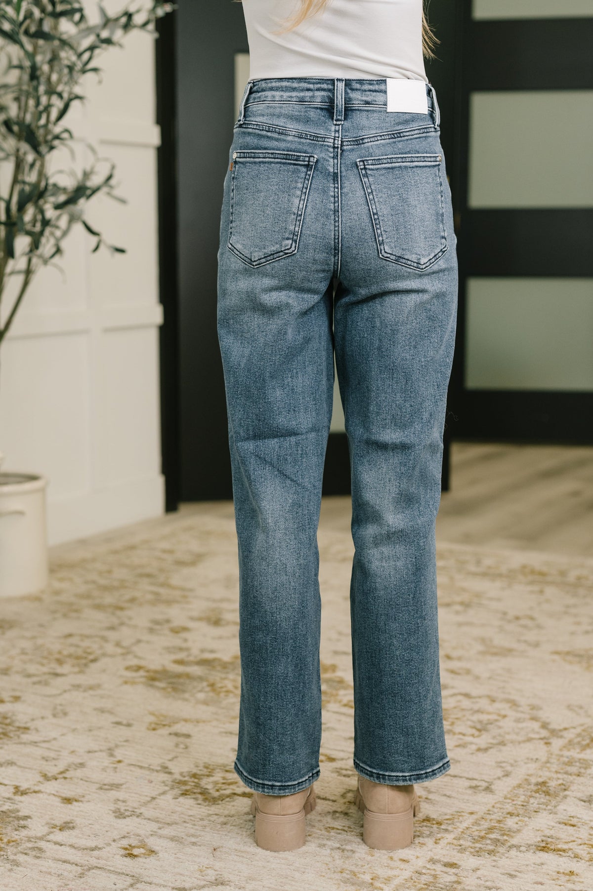 Judy Blue • Carlie • High Waist Straight Jean in Everyday Indigo