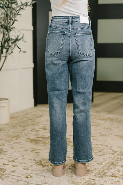 Judy Blue • Carlie • High Waist Straight Jean in Everyday Indigo