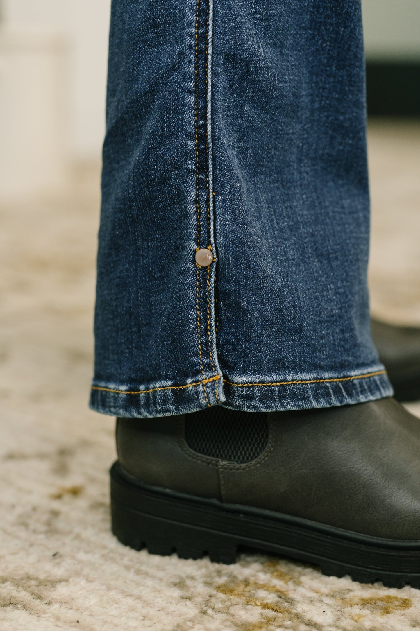 Judy Blue • Casey • Mid Rise Bootcut with Cell Phone Back Pocket & Hem Slit