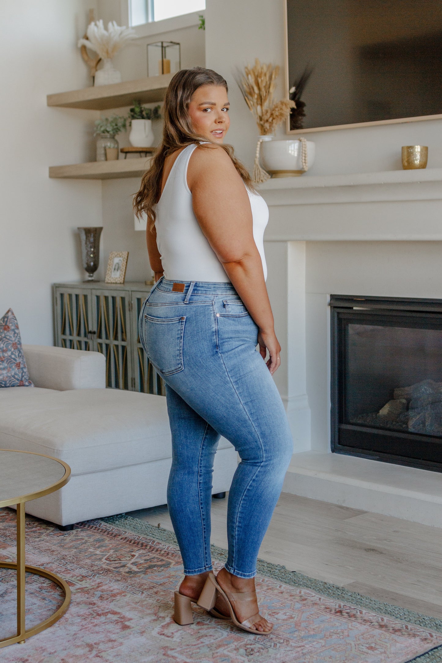 Judy Blue • Catherine Mid Rise Vintage Skinny Jeans