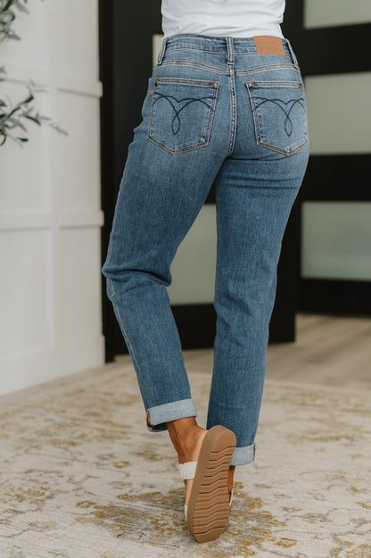 Judy Blue • Colette • Mid Rise Boyfriend Classic Cuffed