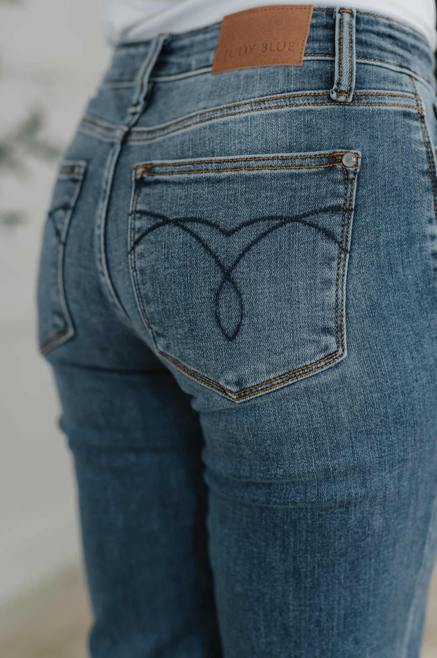 Judy Blue • Colette • Mid Rise Boyfriend Classic Cuffed