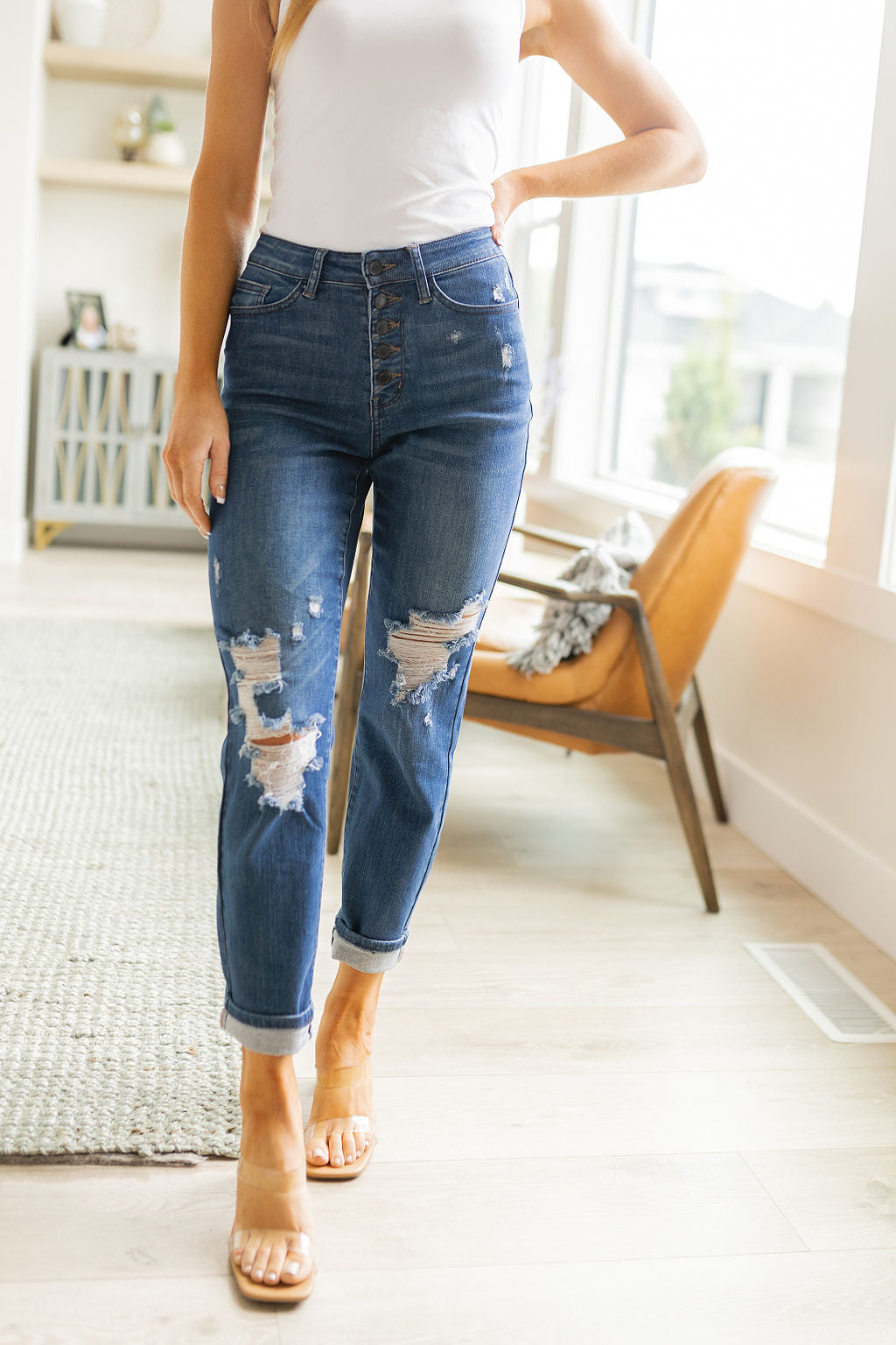 Judy Blue • Colt High Rise Button Fly Distressed Boyfriend Jeans