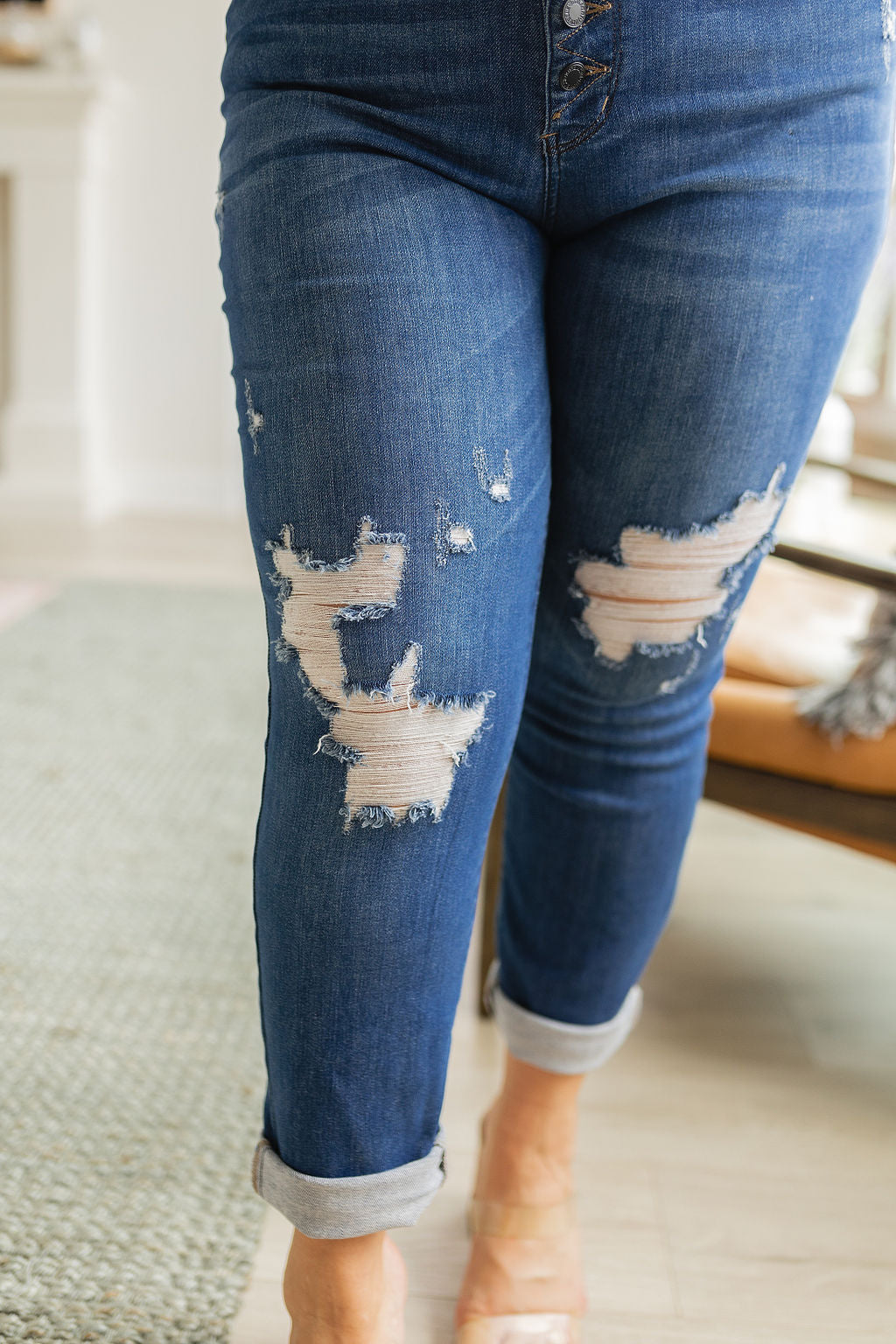 Judy Blue • Colt High Rise Button Fly Distressed Boyfriend Jeans