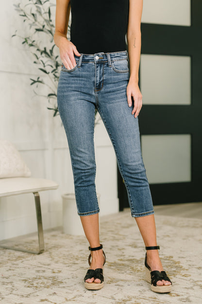 Judy Blue • Deborah • Mid Rise Capri