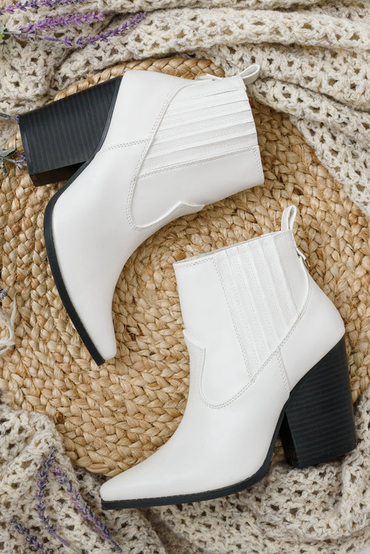 Qupid • Easy As That Ankle Boots in White