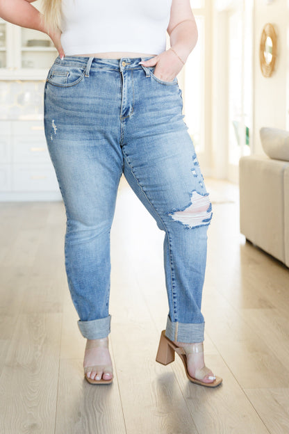 Judy Blue • Elodie • Mid Rise Distressed Boyfriend Jeans