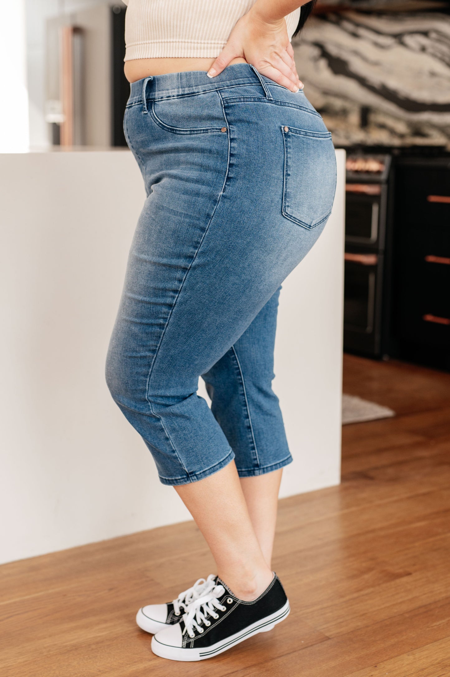 Judy Blue • Emily • High Rise Cool Denim Pull On Capri Jeans