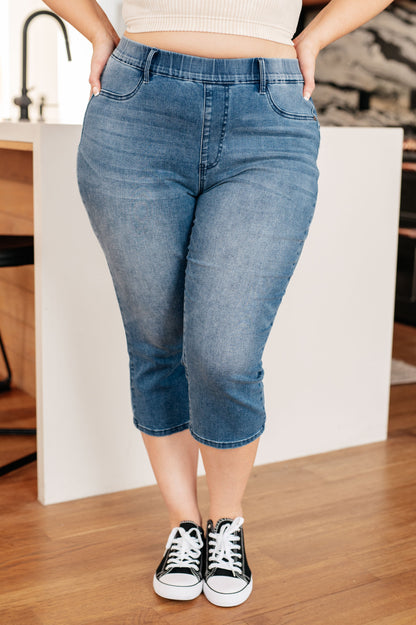 Judy Blue • Emily • High Rise Cool Denim Pull On Capri Jeans