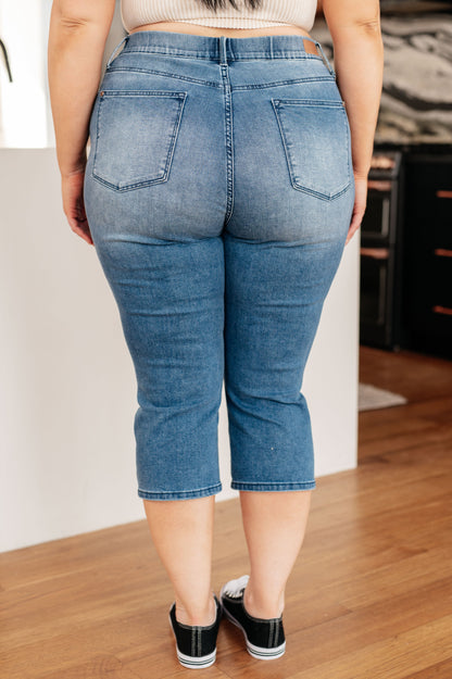 Judy Blue • Emily • High Rise Cool Denim Pull On Capri Jeans