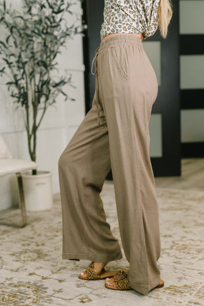 Zenana • Essential Feeling Straight Leg Lounge Pants in Light in Cocoa