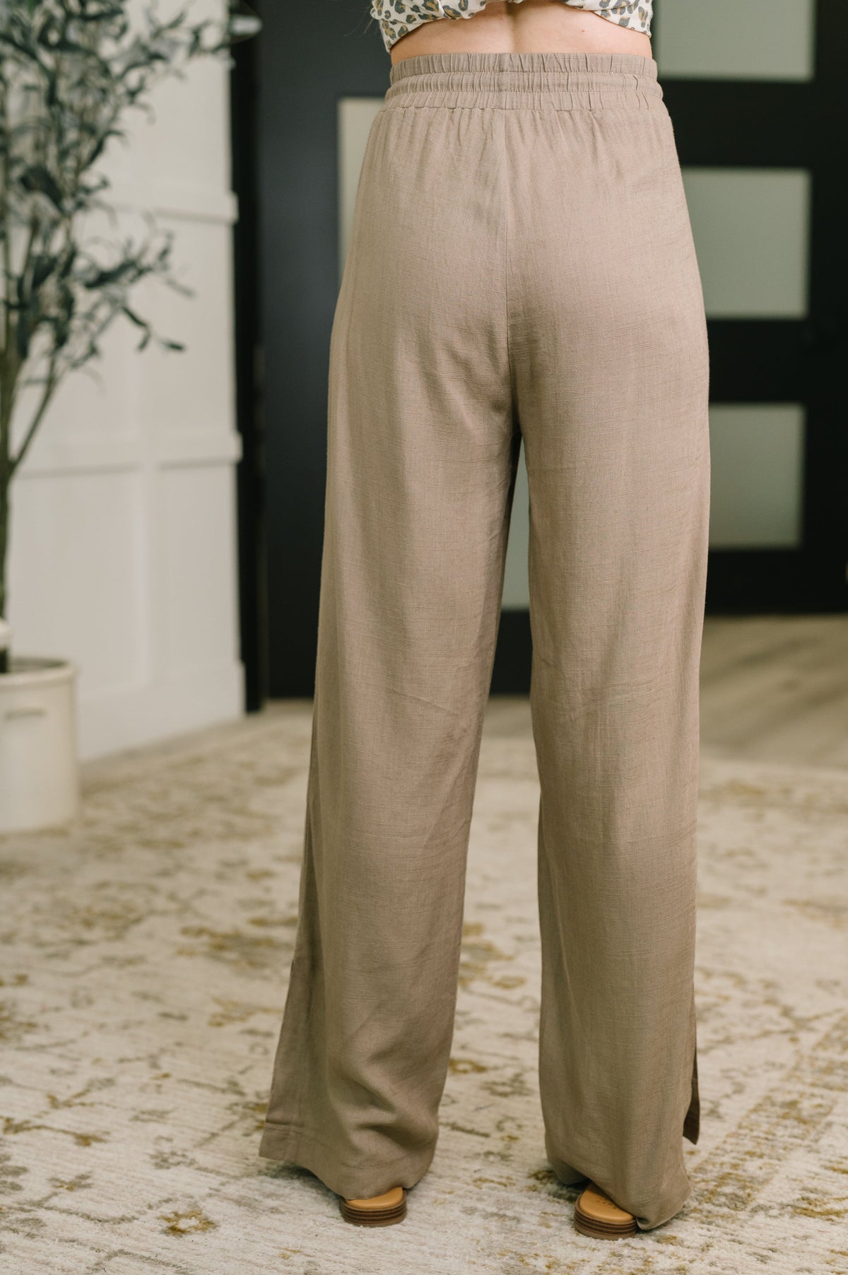 Zenana • Essential Feeling Straight Leg Lounge Pants in Light in Cocoa