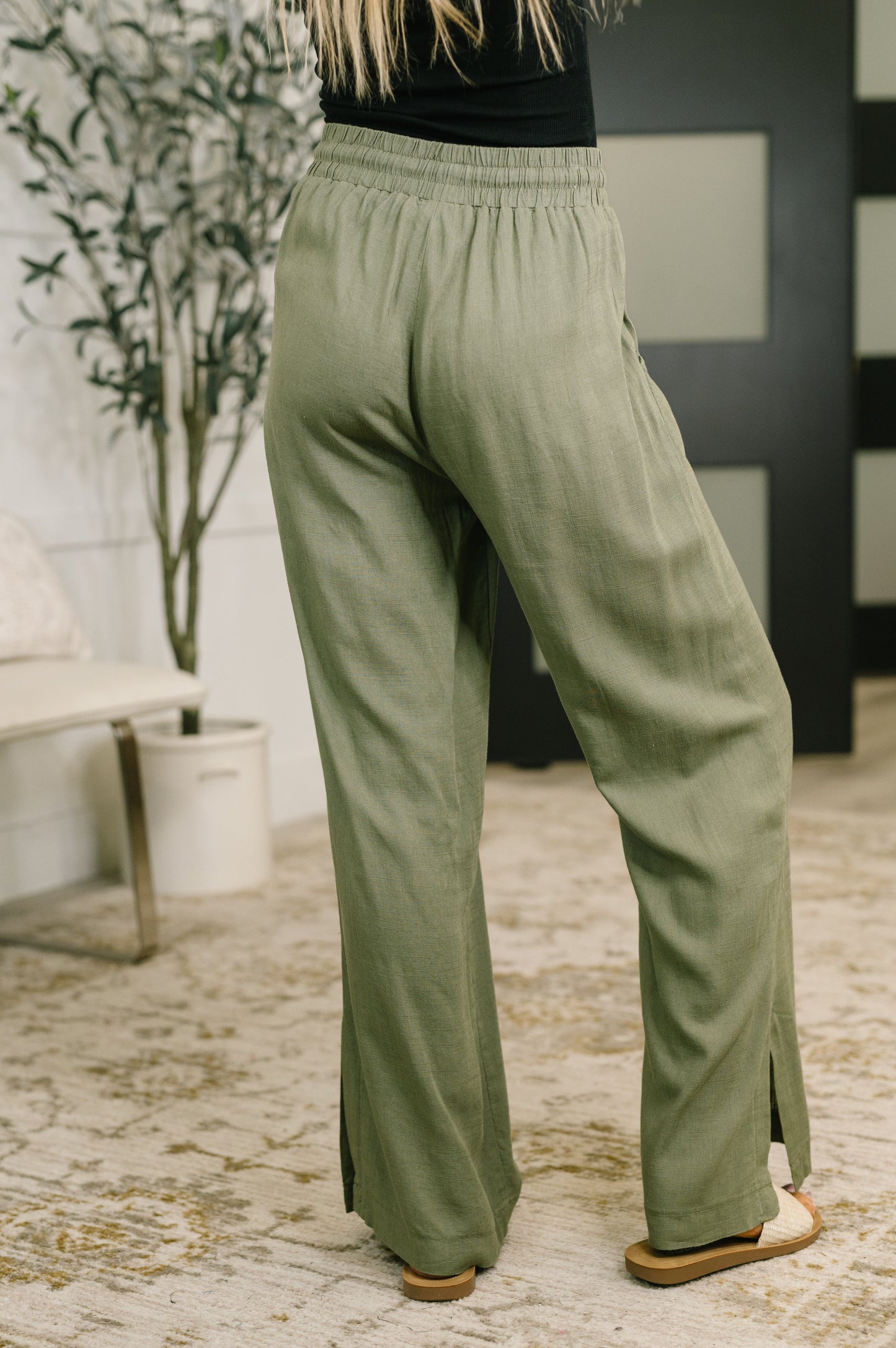 Zenana • Essential Feeling Straight Leg Lounge Pants in Light in Olive