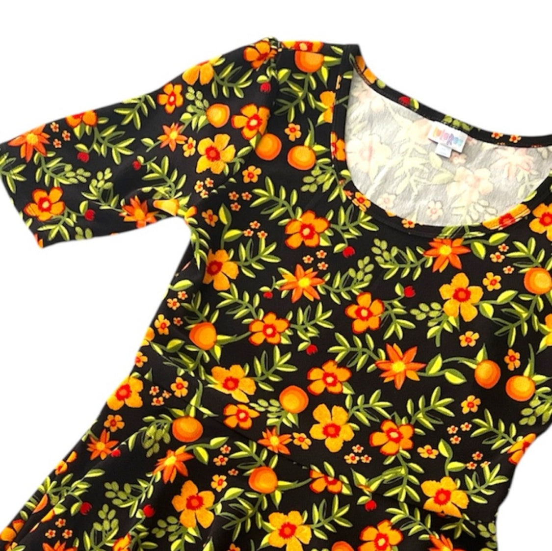 NWOT - LuLaRoe Nicole Dress