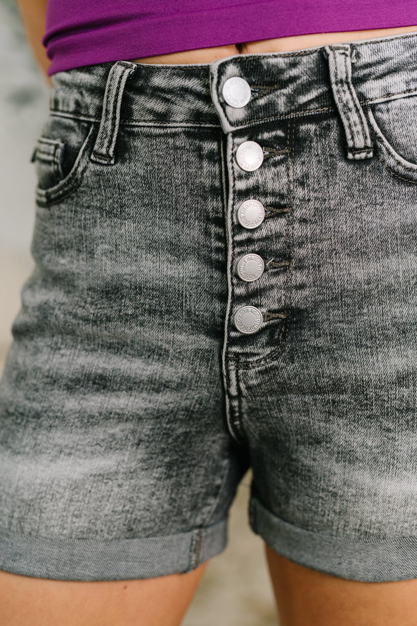 Judy Blue • Greyson High Rise Button Fly Cuffed Shorts in Grey