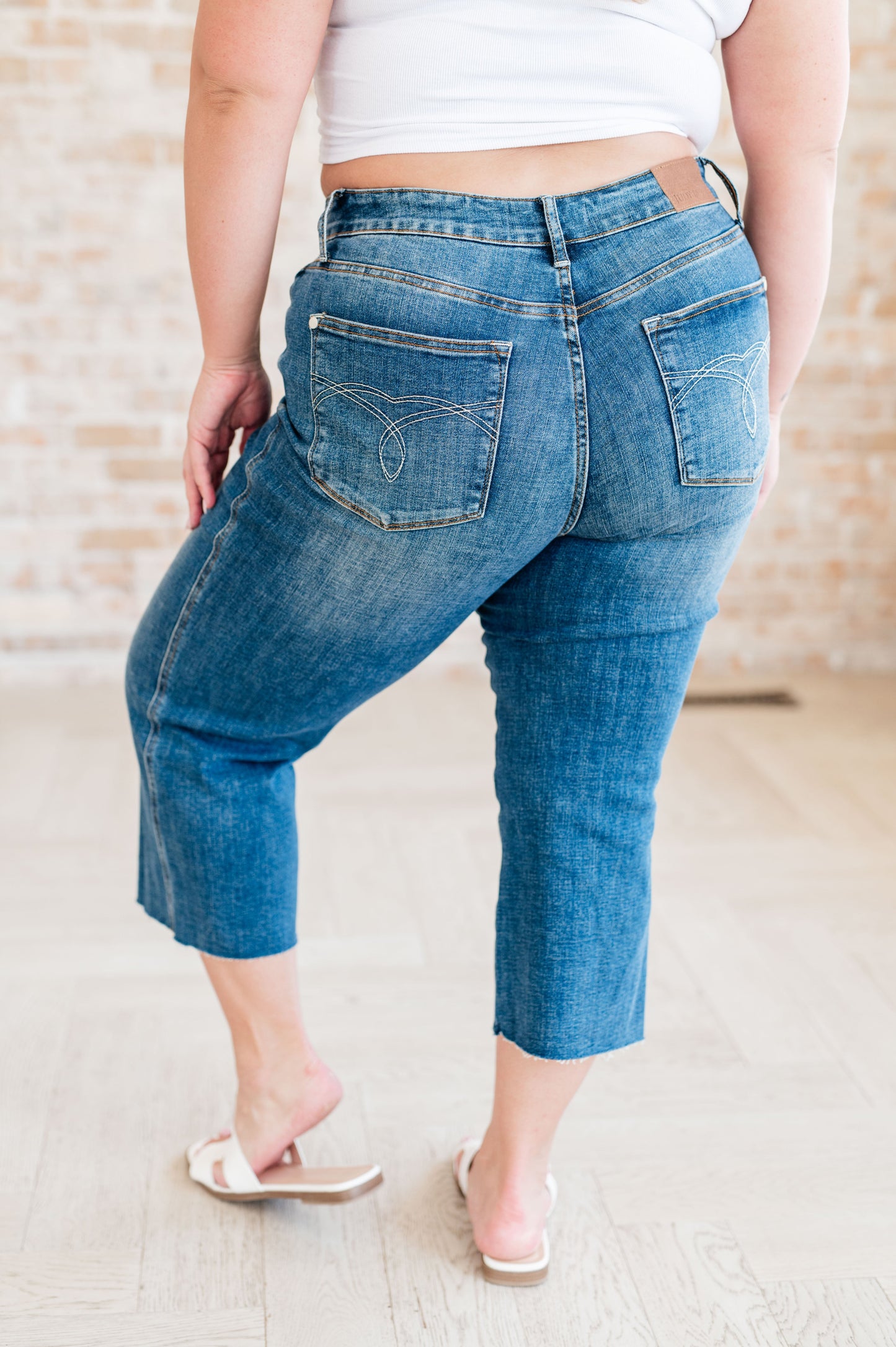 Judy Blue • Hayes High Rise Wide Leg Crop Jeans