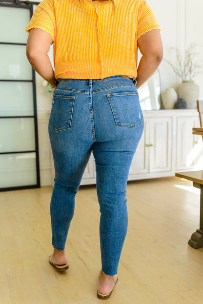 Judy Blue • Hi-waisted Dandelion Embroidery Skinny