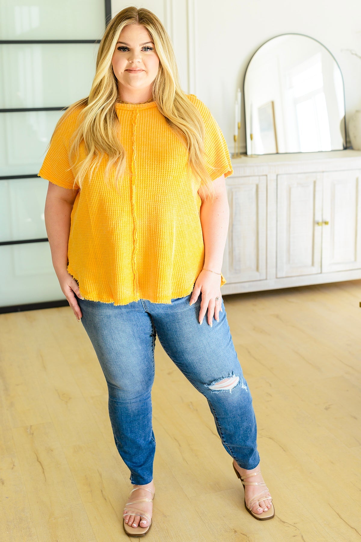 Judy Blue • Hi-waisted Dandelion Embroidery Skinny