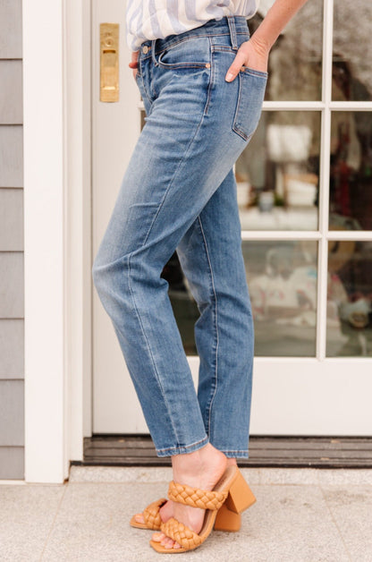 Judy Blue • High Waist Slim Fit Jeans