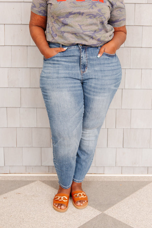 Judy Blue • High Waist Slim Fit Jeans