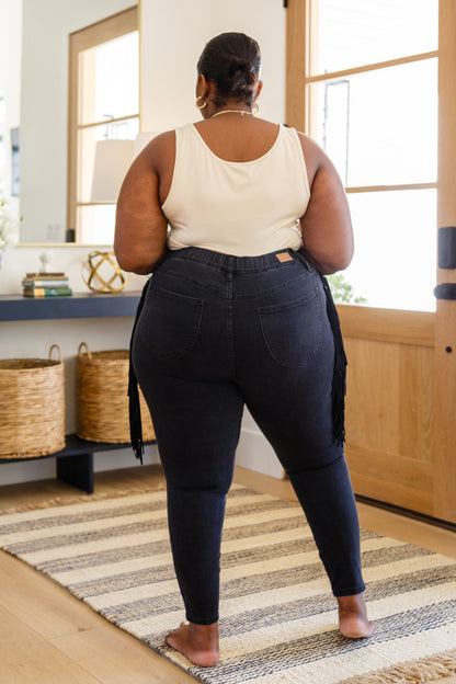 Judy Blue • Hilary Side Fringe Skinny Jegging In Black