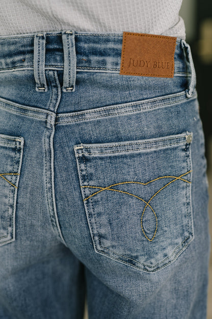 Judy Blue • Holly • Mid Rise Straight