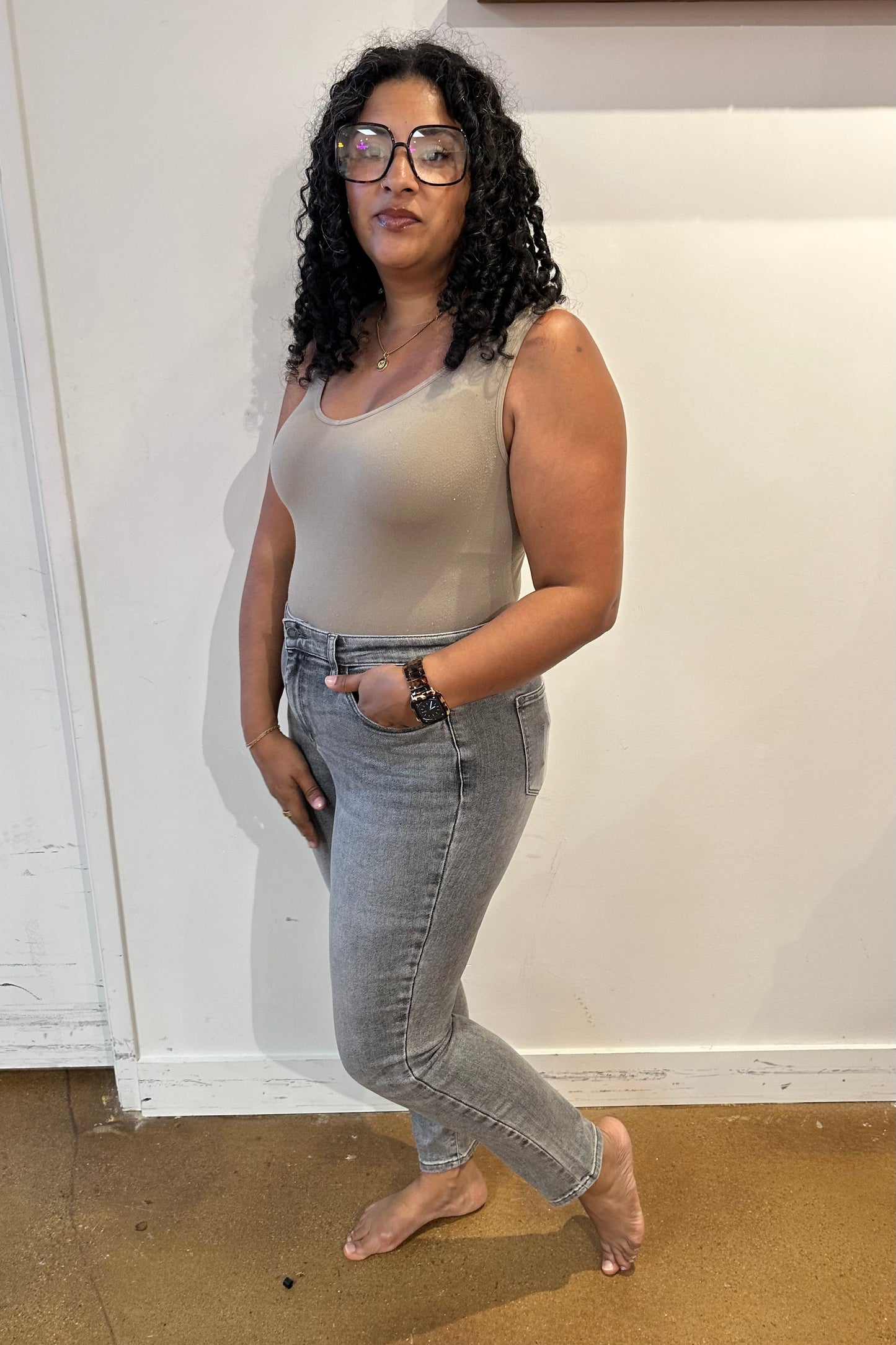 Judy Blue • Charlotte High Rise Stone Wash Slim Jeans in Gray