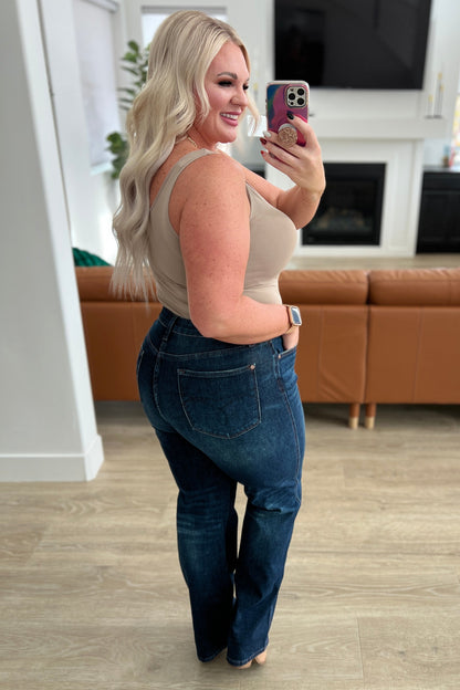 Judy Blue • Arlo High Rise Button-Fly Straight Jeans